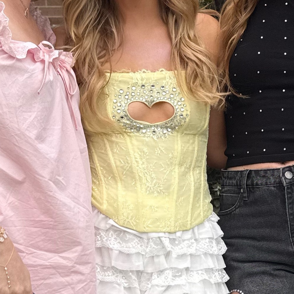 White Fox Sabrina carpenter Yellow Corset - Picture 4 of 4